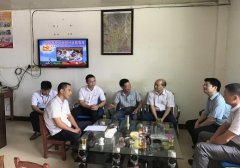 集團(tuán)公司黨總支副書記、副總經(jīng)理王勛任到扶貧