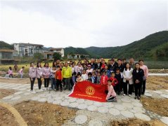  市德晟集團(tuán)公司工會組織 “鄉(xiāng)間務(wù)農(nóng)”實(shí)踐活動